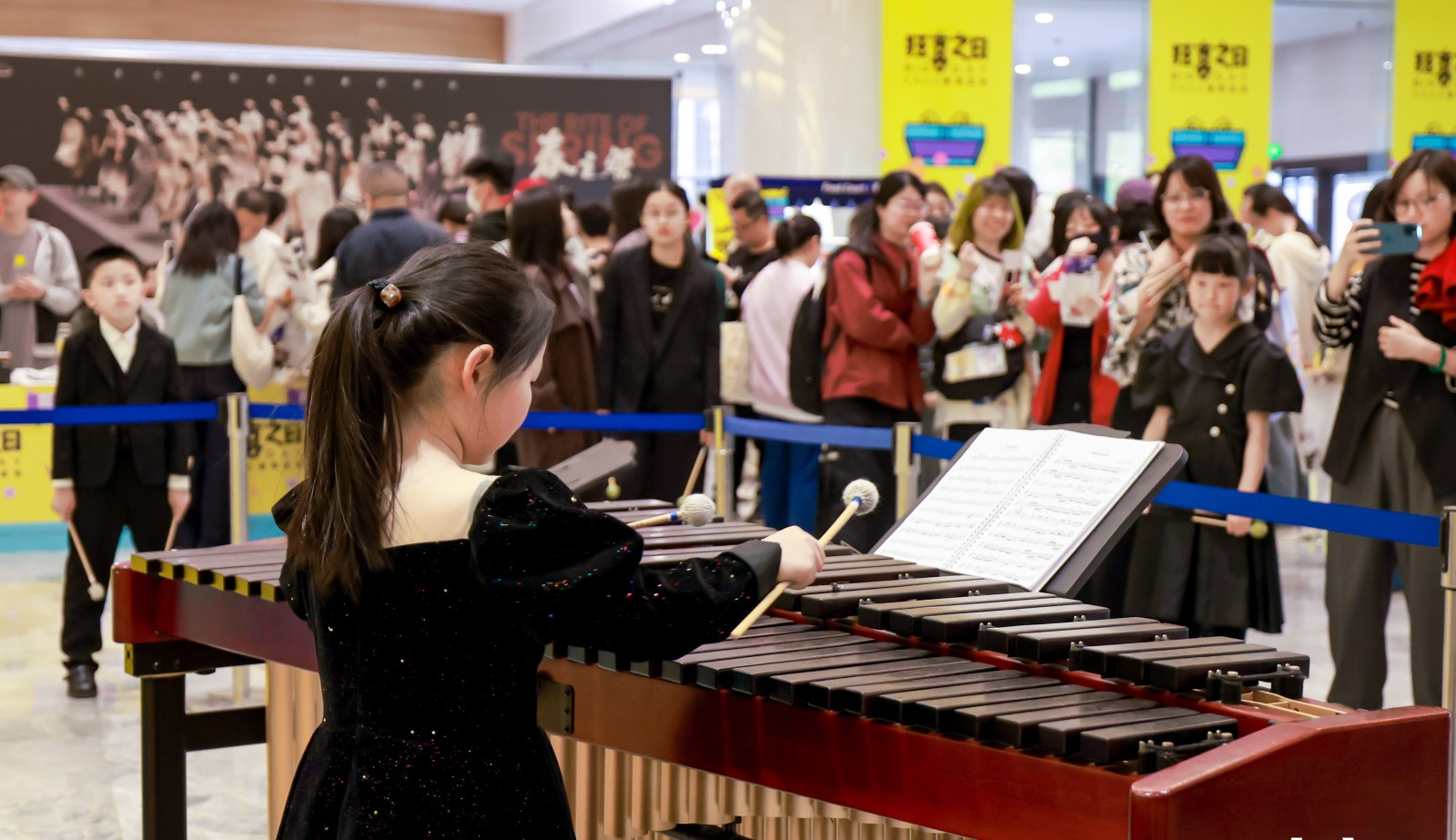 狂喜之日-2025春季发布现场快闪