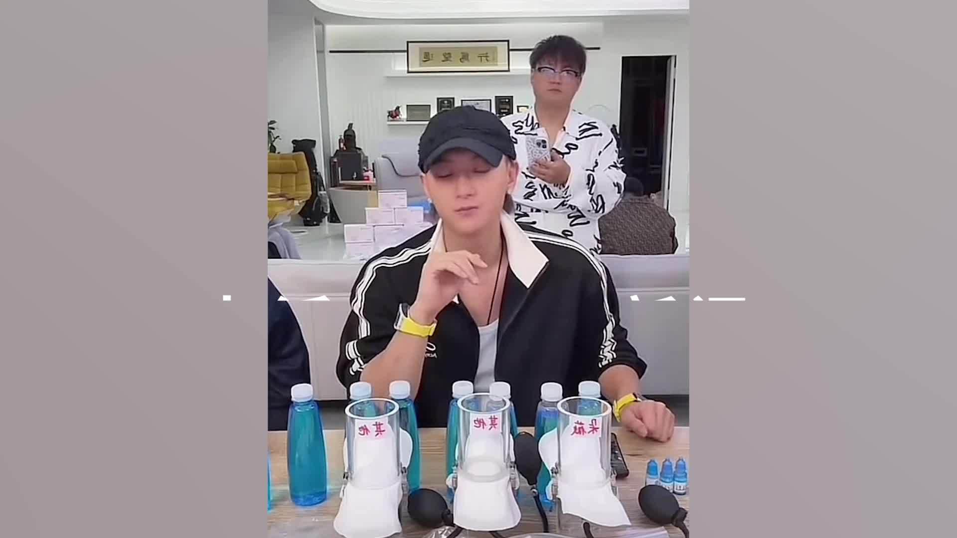 黄子韬卫生巾品牌工作人员回应尺寸较短：试用只有日用和安睡裤，后续会有其他长度产品