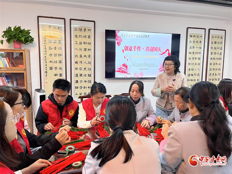 染就“布”一样的非遗绝色　她用古法技艺圈粉年轻人