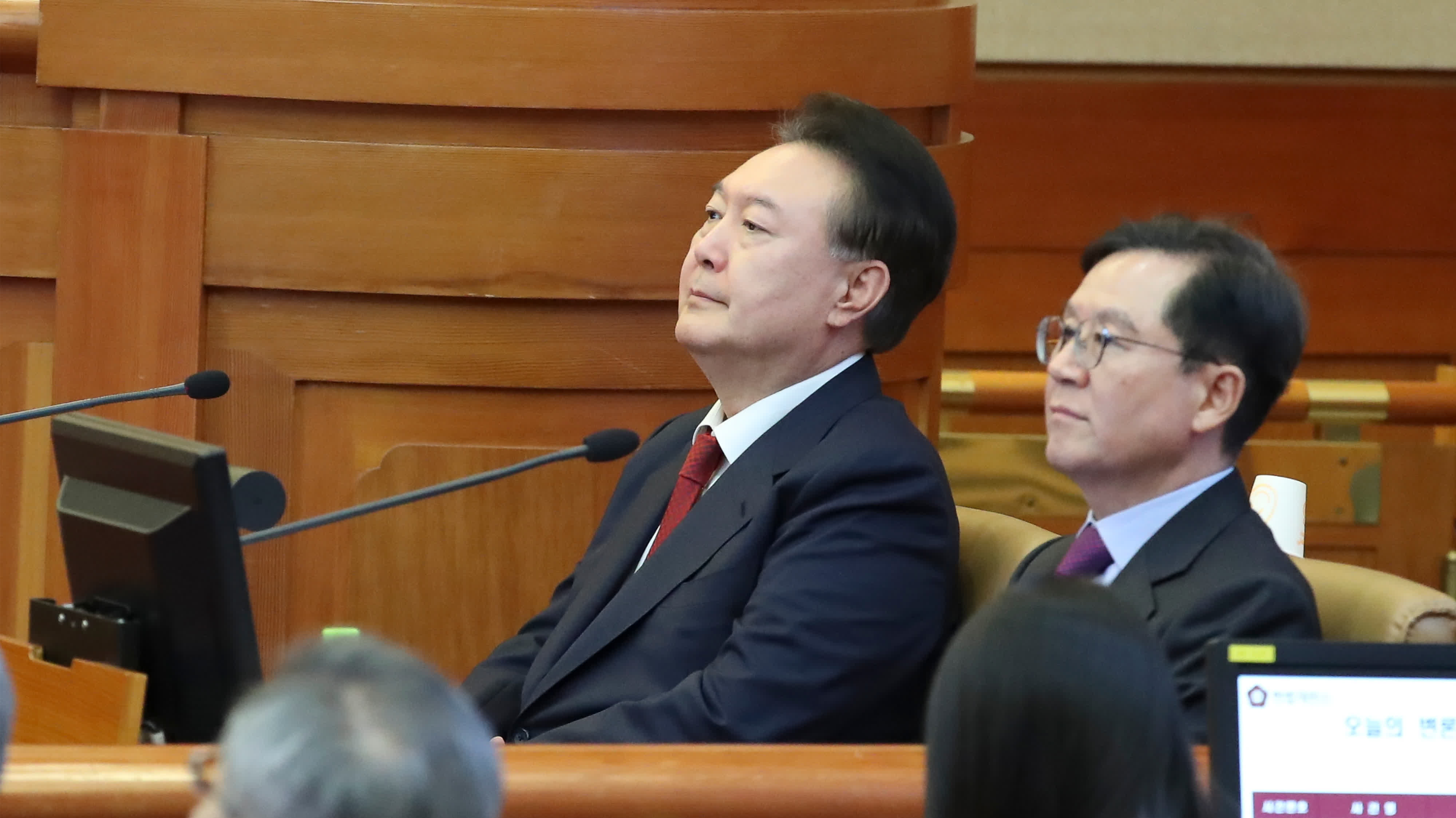 尹锡悦支持者：他没有通过军人压制人们的意图，内乱罪在法理上缺乏根据