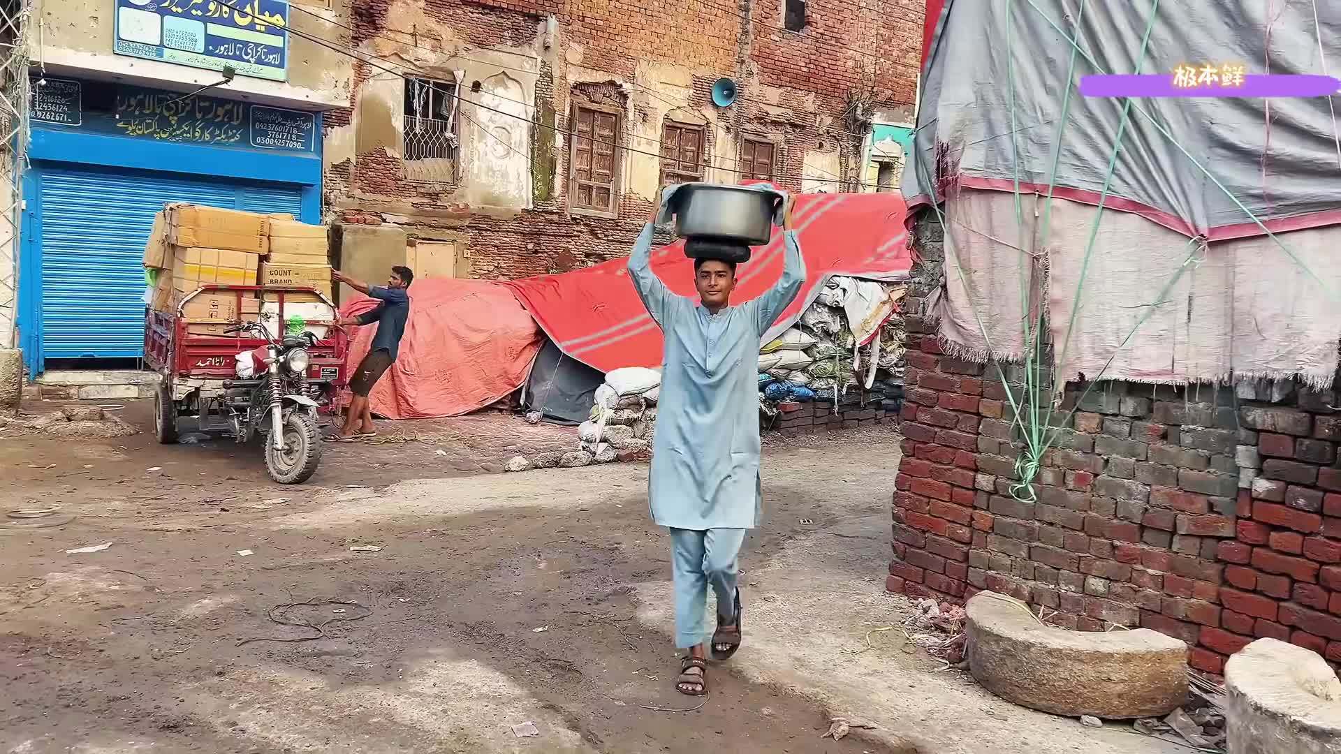 103年的老字号，巴铁早餐摊只卖3道菜，摊主却只有15岁