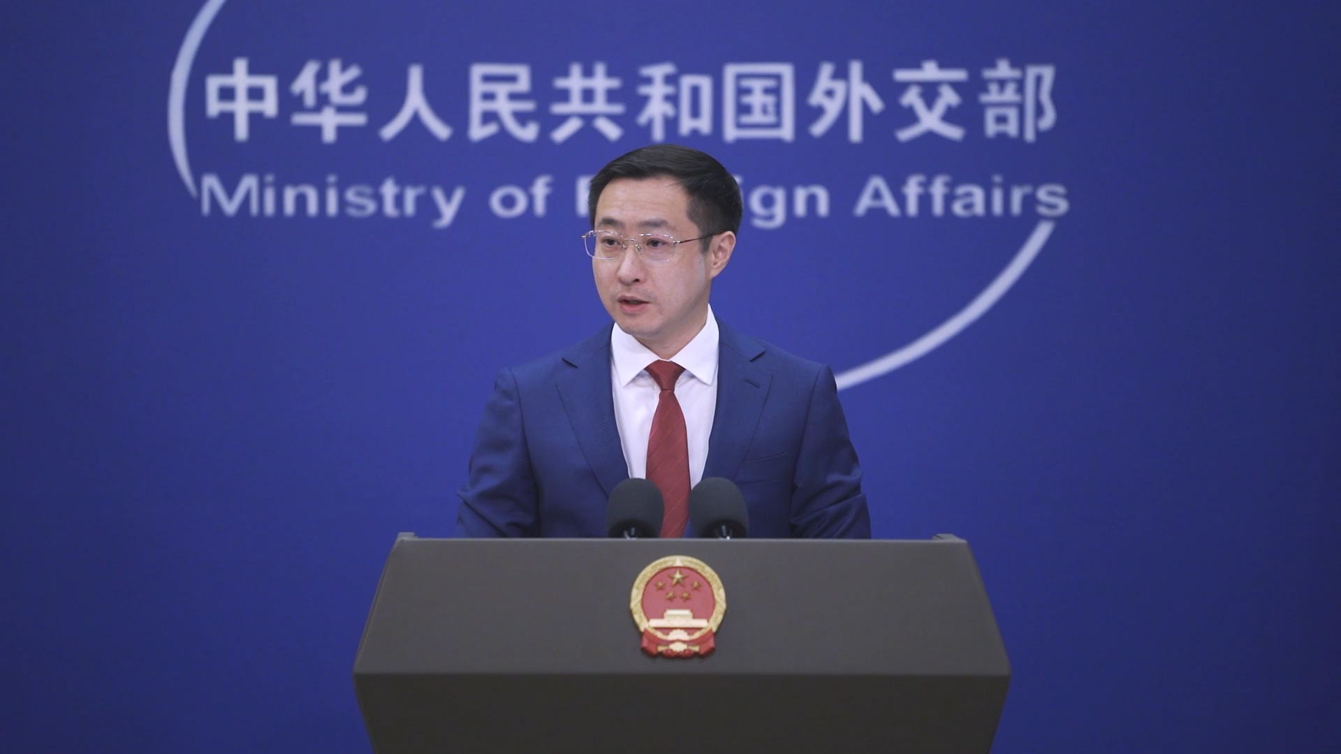 外媒称中国要求国内航司暂停接收波音飞机，外交部回应