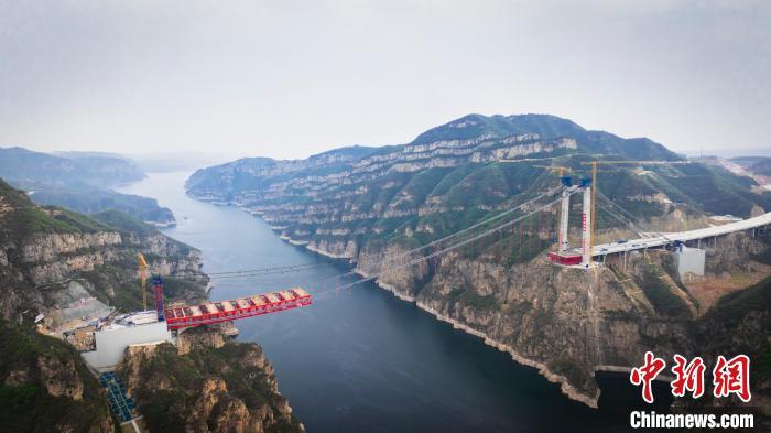 图为建设中的济新黄河大桥。河南省交通运输厅供图