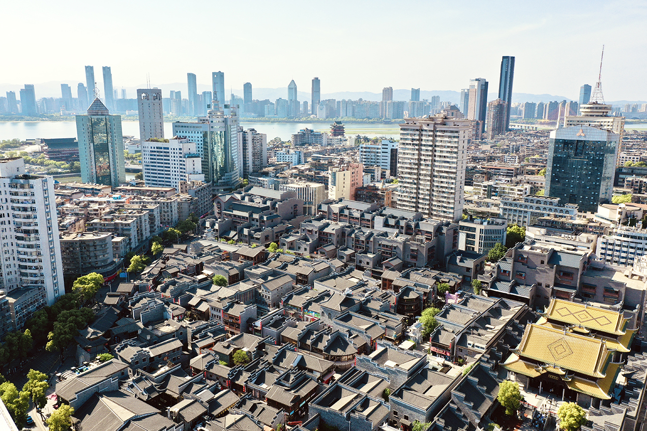 万寿宫历史文化街区（程曲 摄）