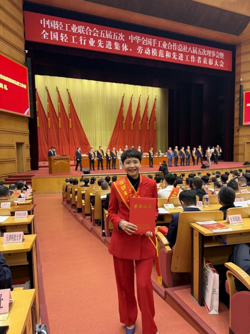 薇美姿研发总监陈敏珊