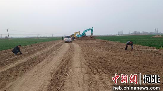 图为故城县一路段施工现场。 故城县交通运输局 供图