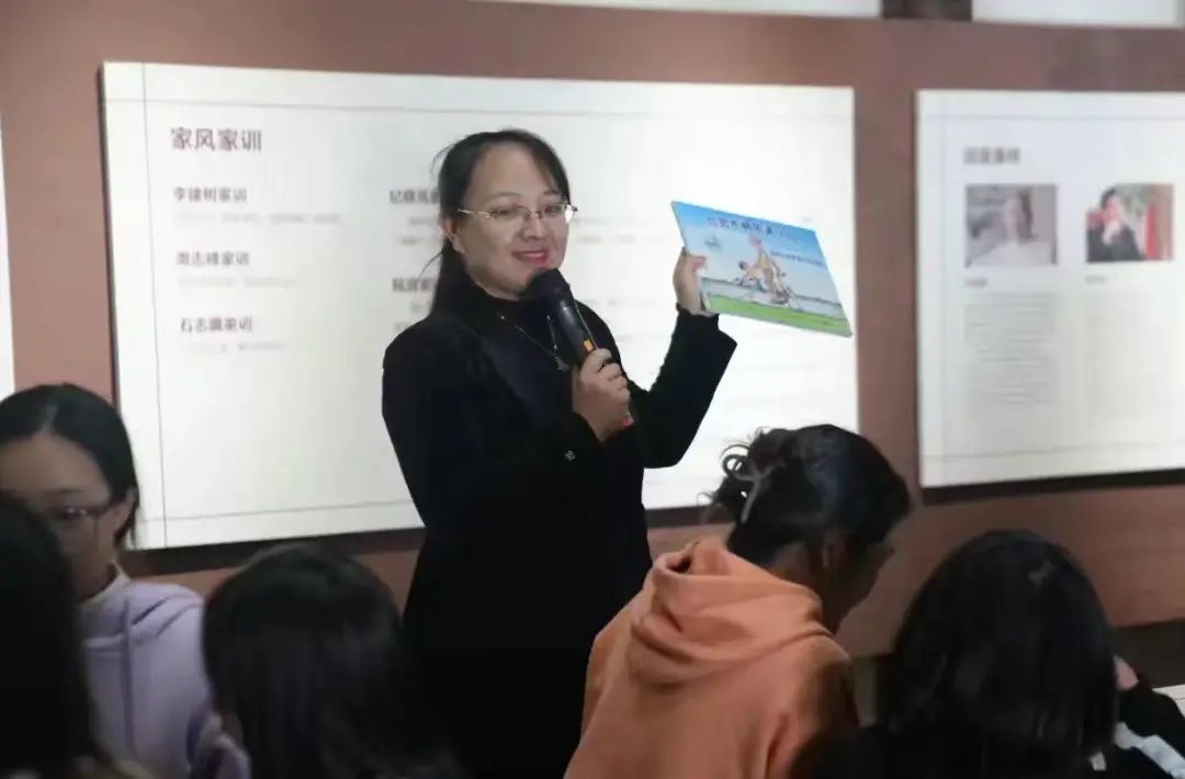 姜燕霞.jpg