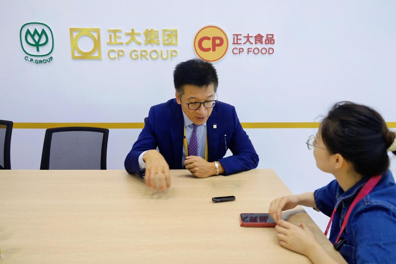 “科学膳食&middot;精准护航” 签约仪式在海南消博会正大展位成功举办