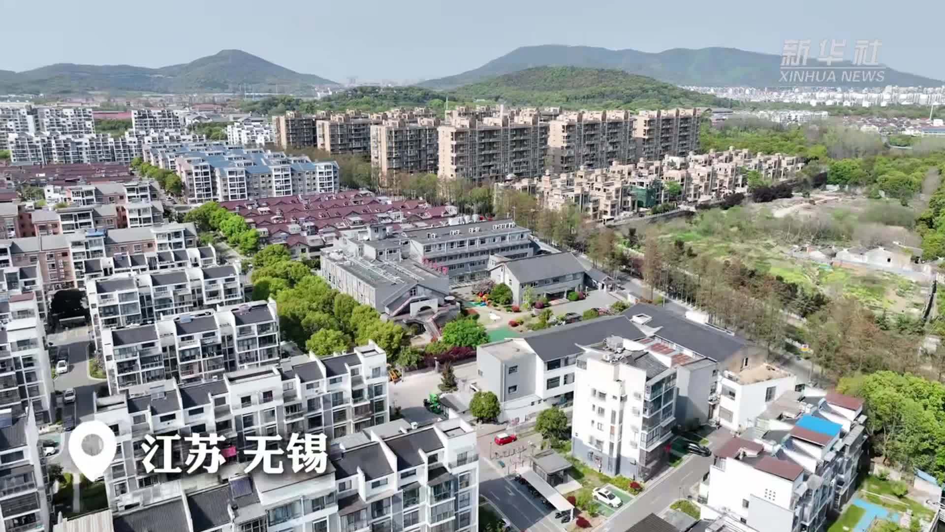 躺平式“体验，新华社小姐姐在养老院发现这些”黑科技”