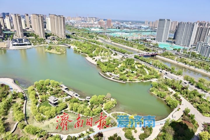云锦湖满目翠绿 风景如画
