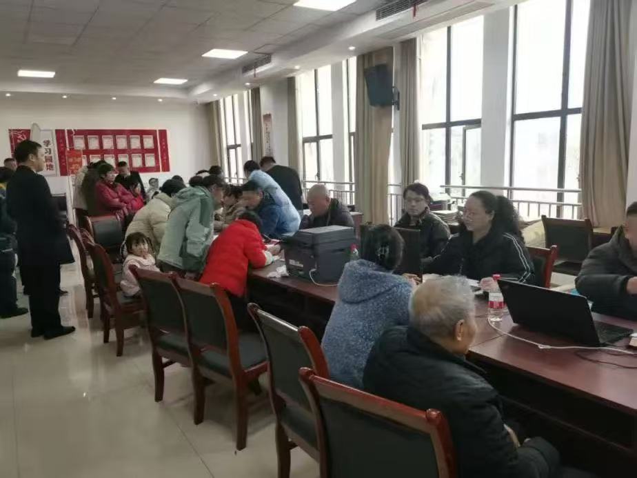 九龙坡区双岗村城中村改造项目签约现场。市住房城乡建委供图