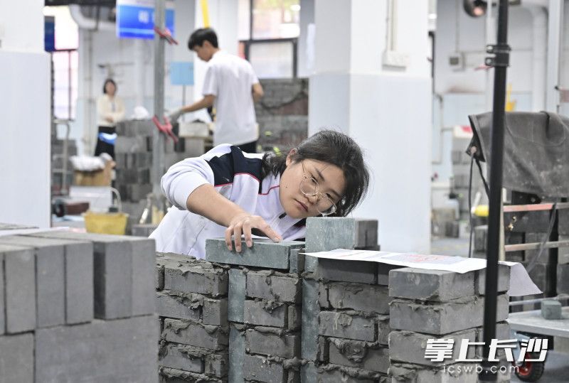 砌筑赛场。