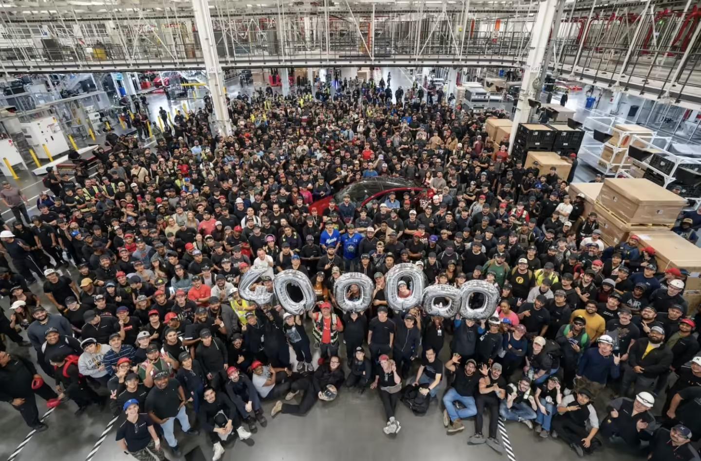 特斯拉美国得州奥斯汀超级工厂下线第40万辆汽车,焕新款Model Y生产过程加速