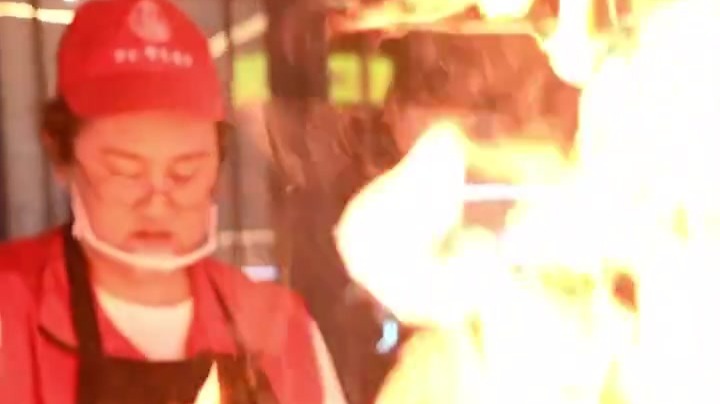 【视频】张掖：特色美食炒拨拉