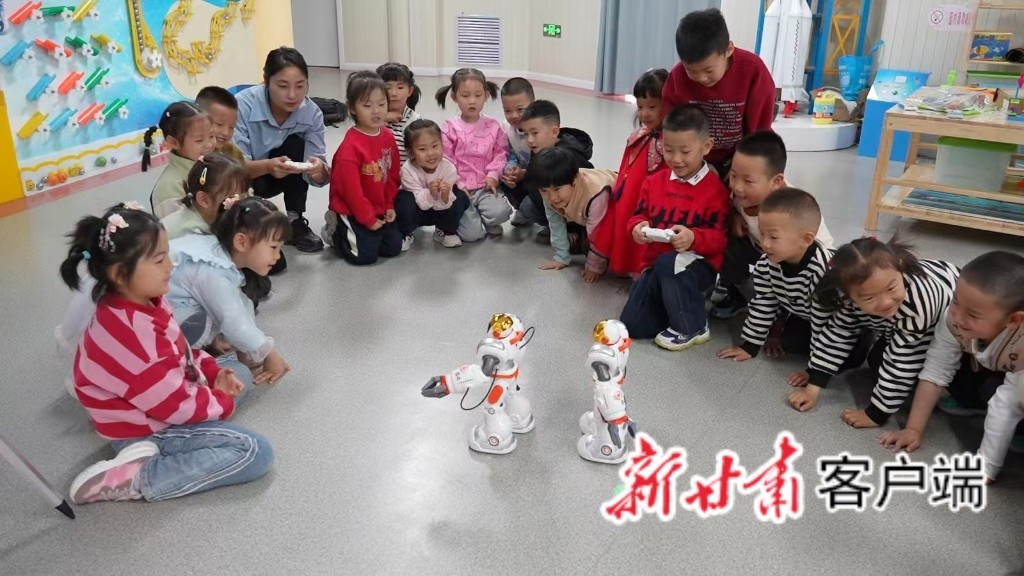 金川区第一幼儿园的科技探索大厅正式投入使用　新甘肃·甘肃日报通讯员　王新木　摄