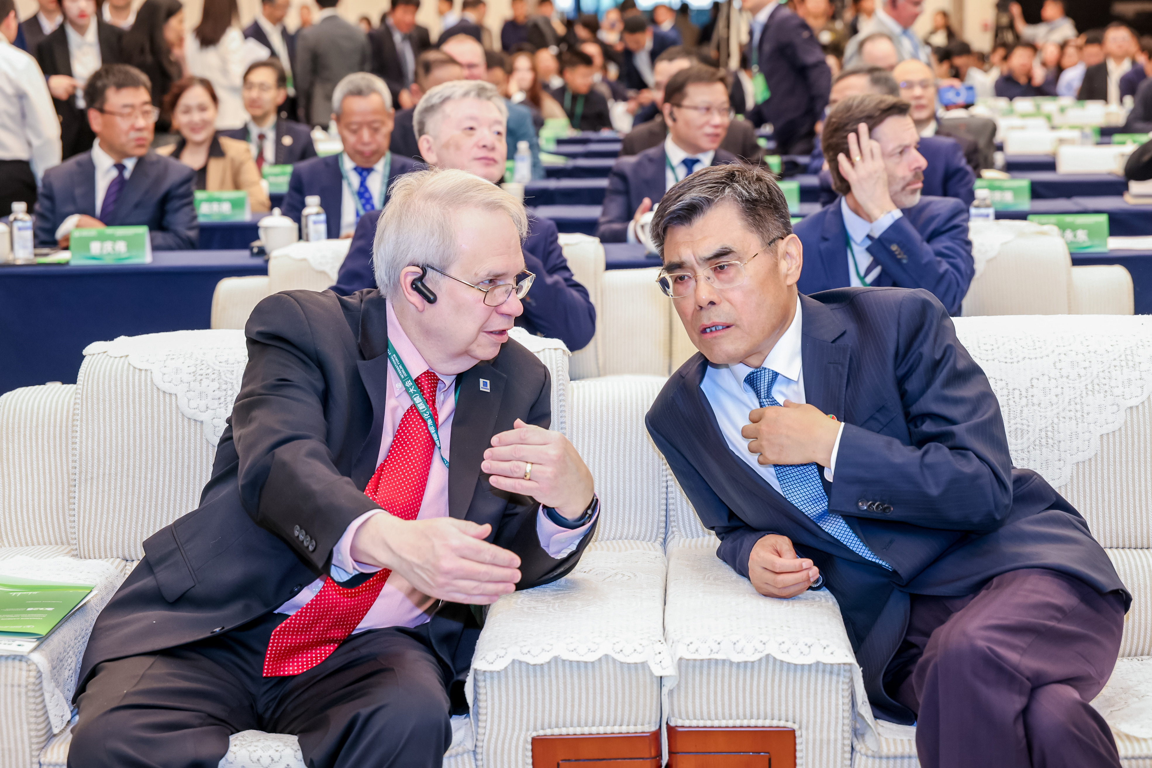 凤凰独家|中国引领全球碳标准新秩序：南京大会释放三大绿色信号