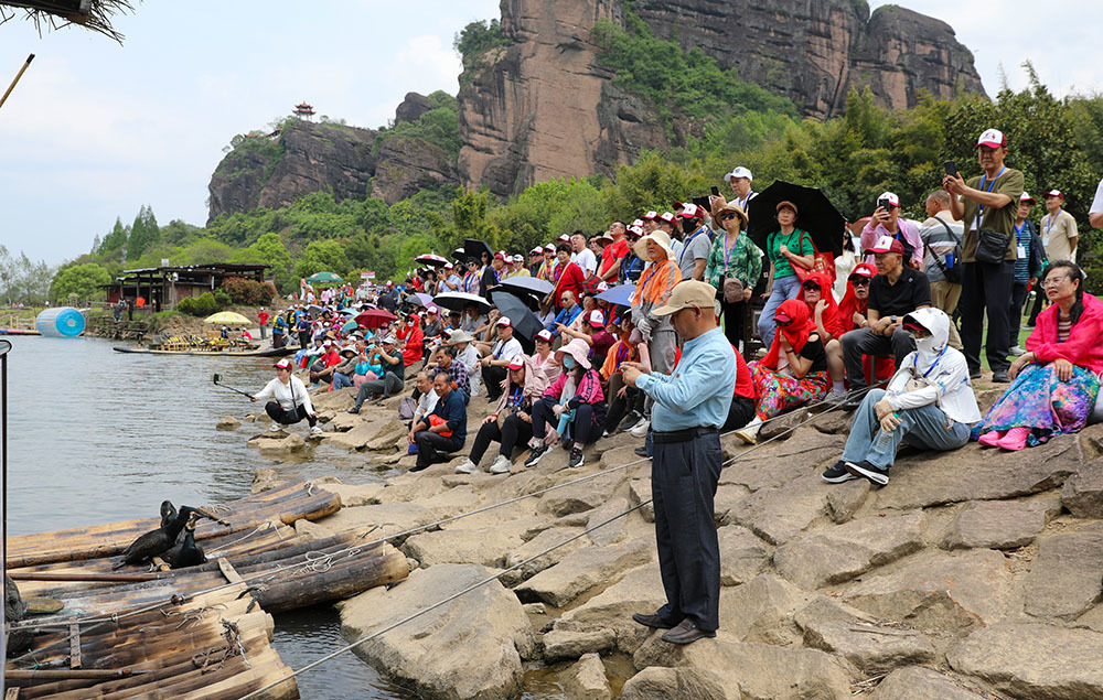 千名辽宁游客共赴龙虎山 开启春日奇妙之旅