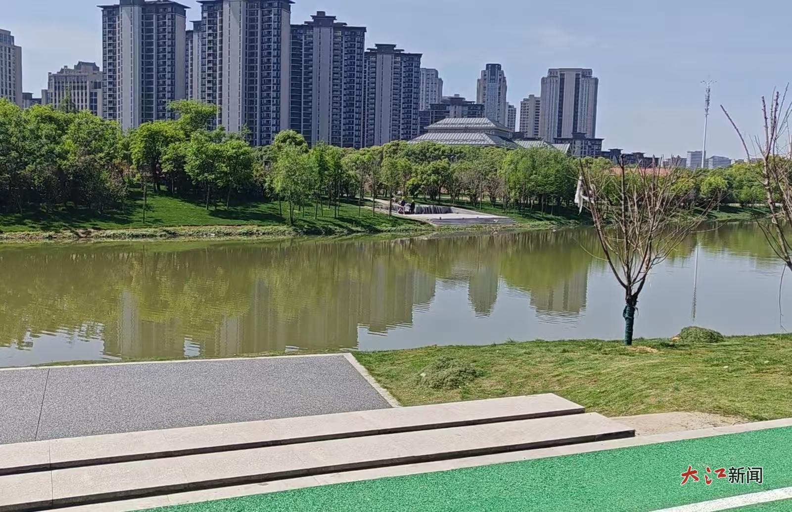 对面就是九洲公园