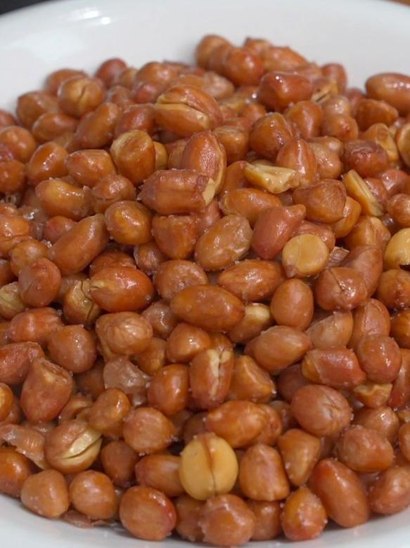 今天才知道，炒花生米不能先放油，教你一招，出锅后放半年不返潮