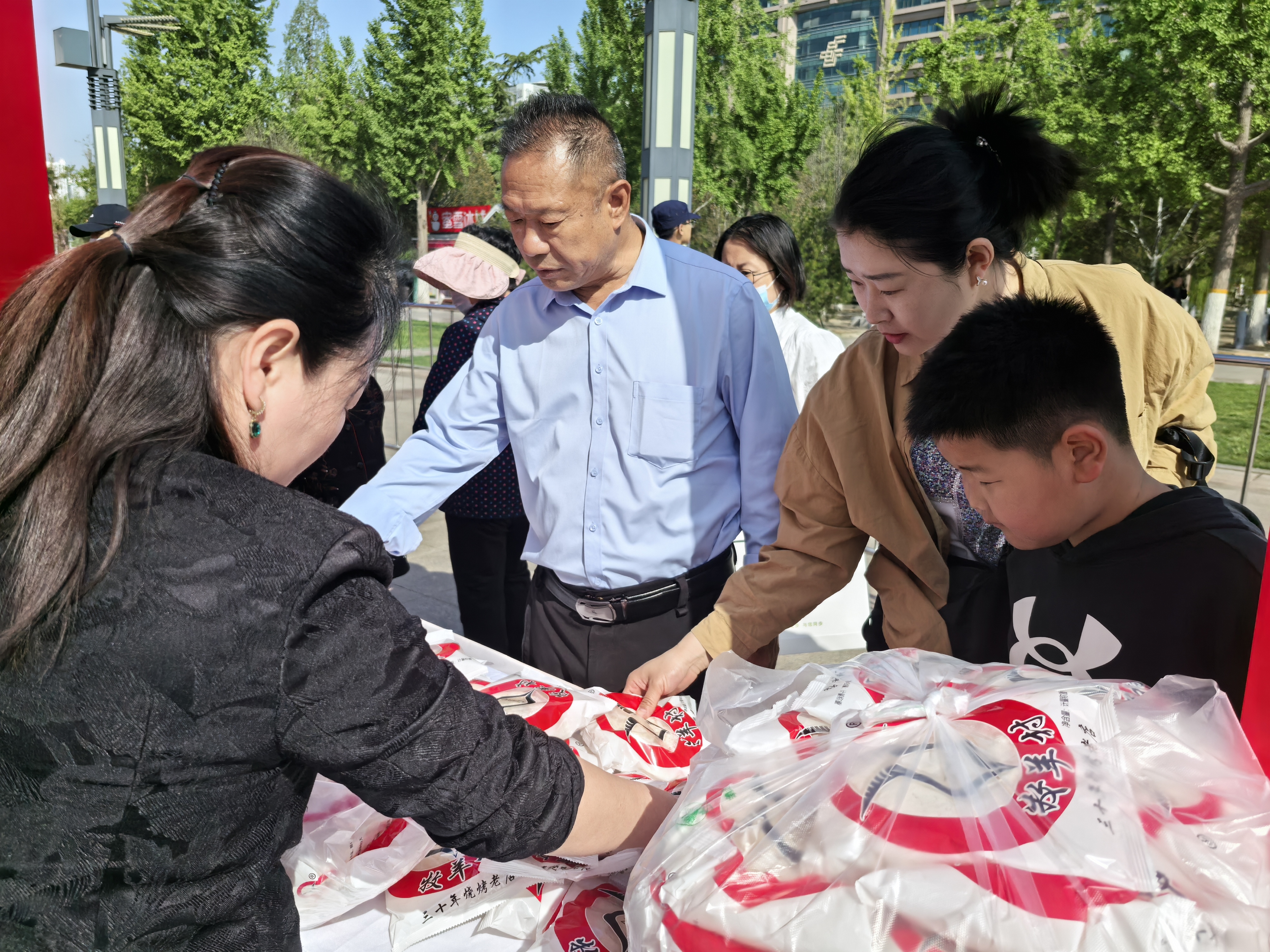 一站式解锁“鲁C宝藏”！千款淄味登陆泉城广场 承包你的“逛吃拍”