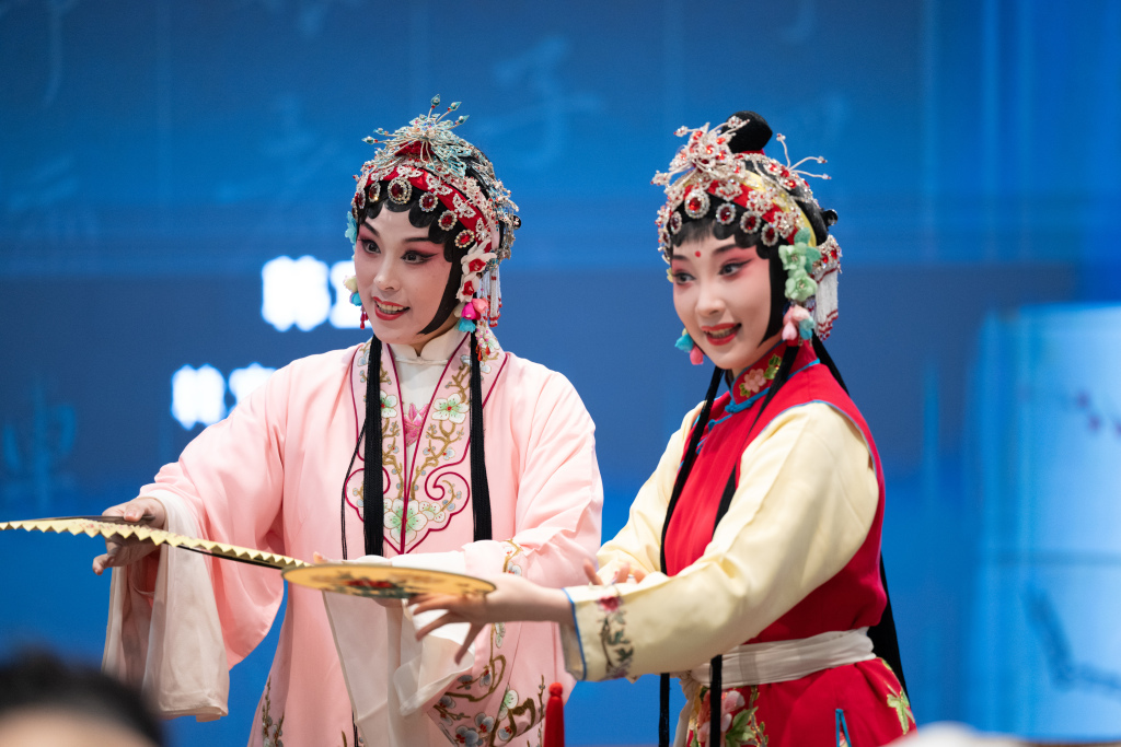 上海昆剧团亮相世博会中国馆首演活动