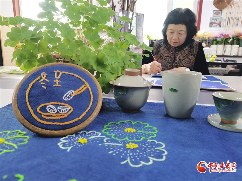 染就“布”一样的非遗绝色　她用古法技艺圈粉年轻人