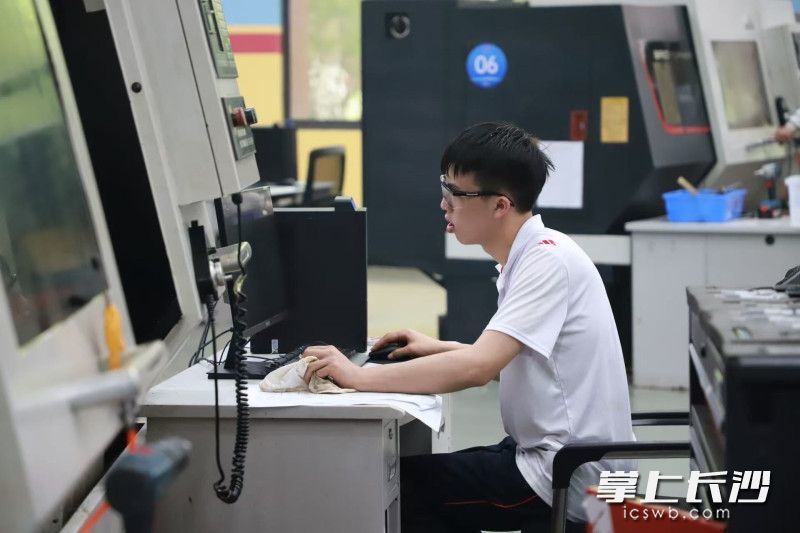 比赛进入“白热化”阶段。