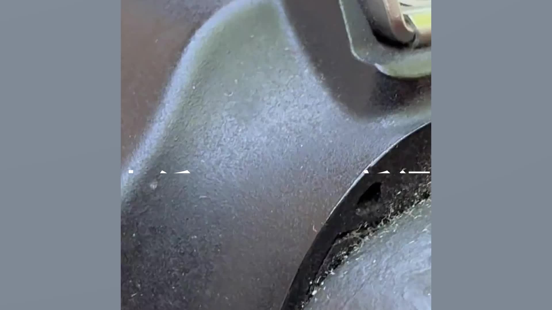 上海女教师怒怼偷拍老人，律师：老人行为已涉嫌侵犯肖像权和隐私权