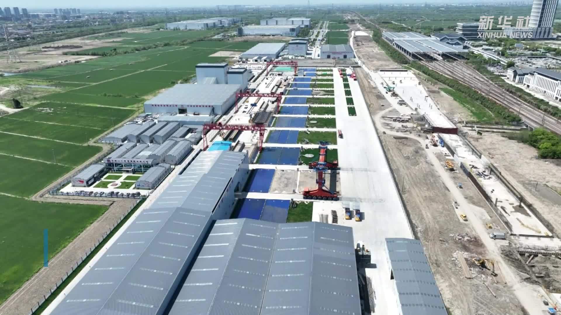 通苏嘉甬高铁嘉兴南制梁场完成首榀箱梁预制