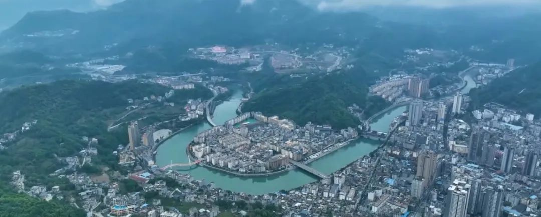 （岚河夜画景区俯瞰）