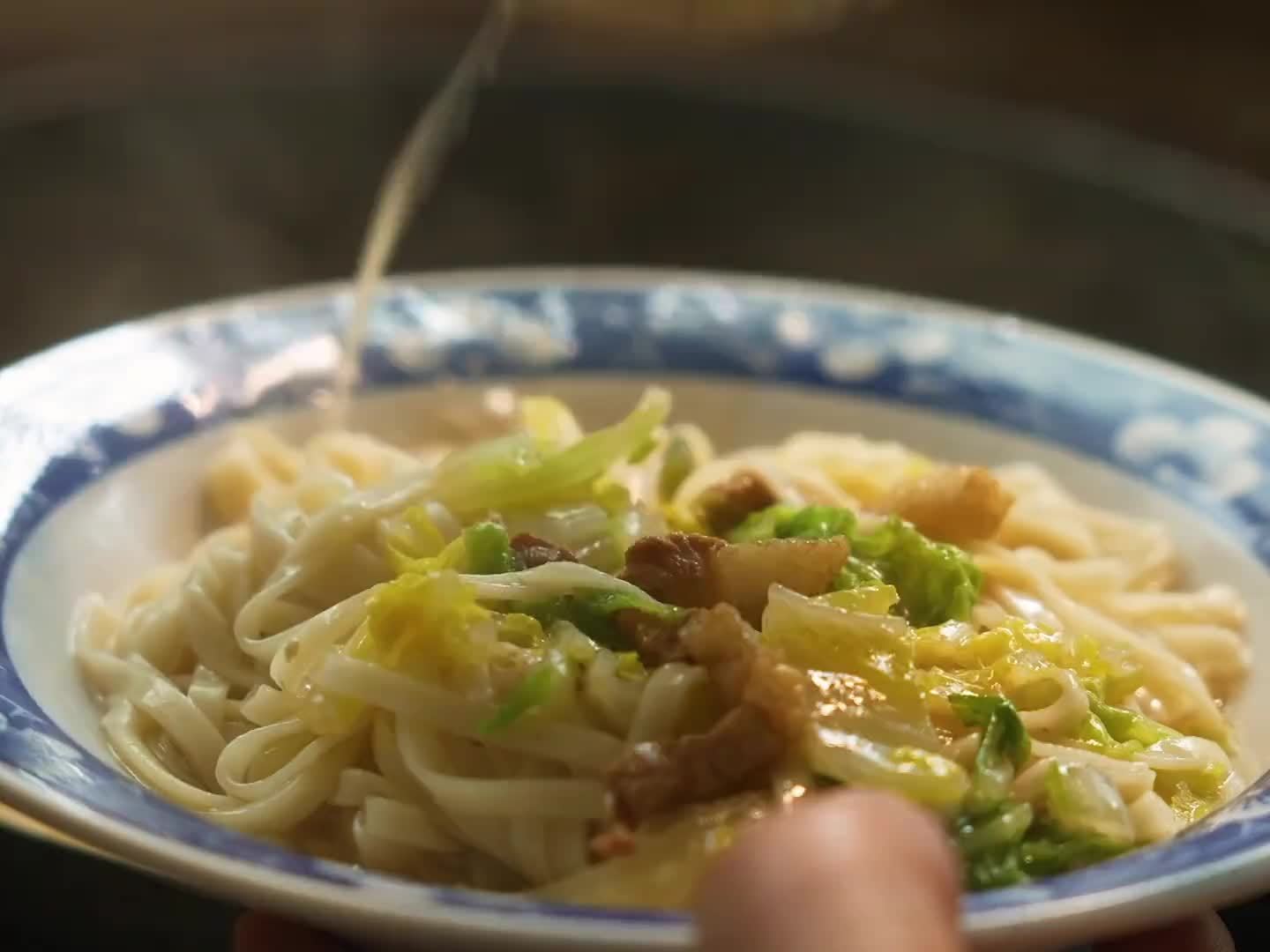 只有山东孩子才懂这一碗炝锅面的含金量