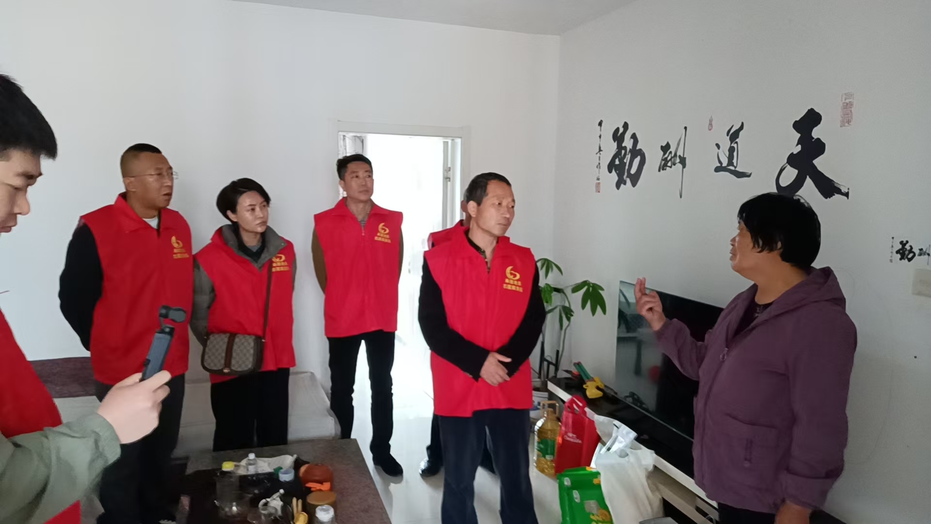承德老兵志愿服务队爱心汇聚！走访慰问15户困难老兵与群众
