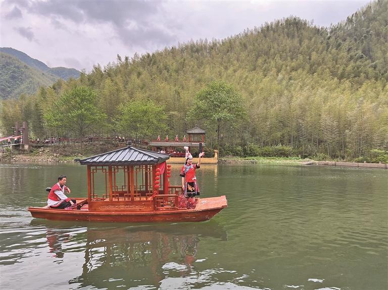 船坑村畲寨凤凰湖对山歌
