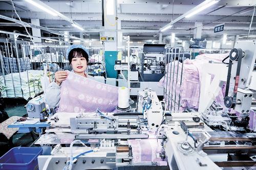 4月11日拍摄的河北柏立信家纺股份有限公司“数字智造”车间。 沈齐摄