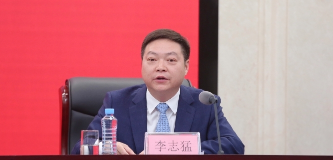 上栗县县长李志猛