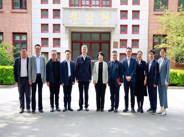 阮爱民一行看望学校学术副院长、华东师范大学程亮教授