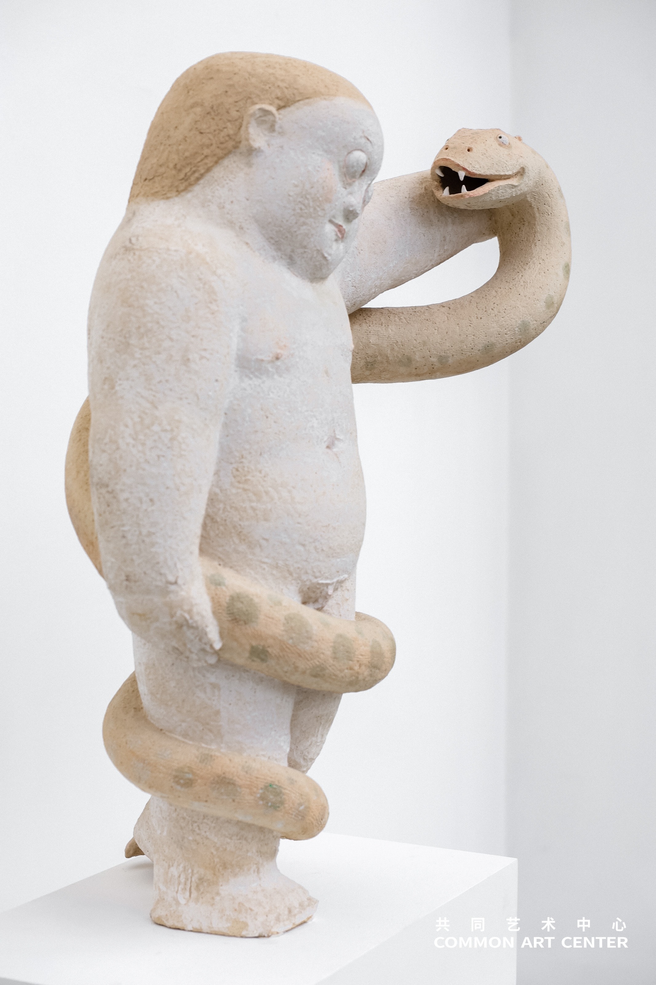 从岭南走出的“手艺人”赵淋：雕塑展“逆进化论”在北京开幕