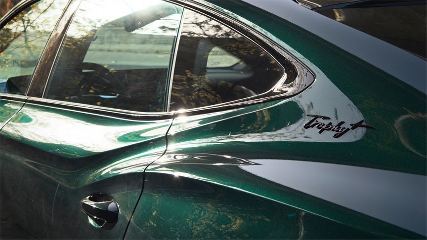 彰显轿跑本色，还得看它