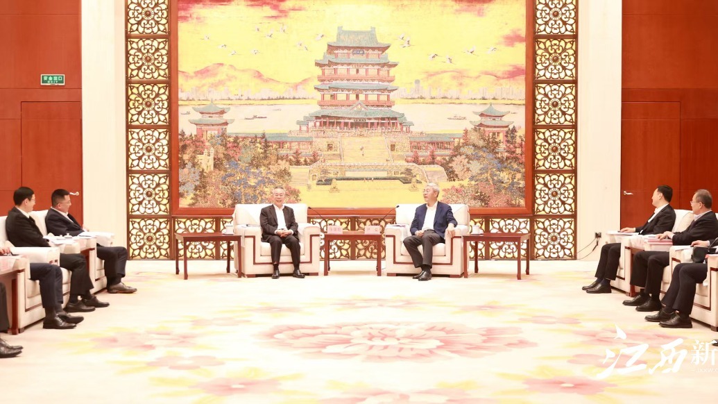 尹弘会见南航集团董事长马须伦一行