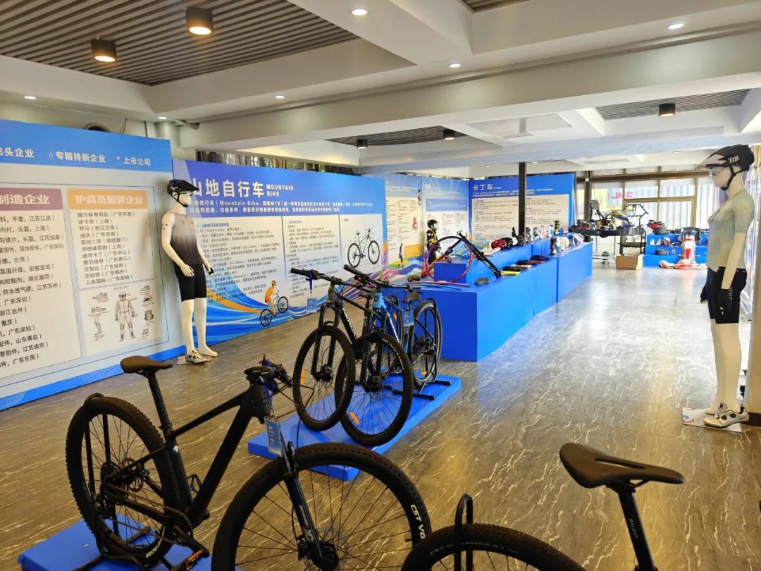 恩平市体育装备展厅 胡伟杰 摄