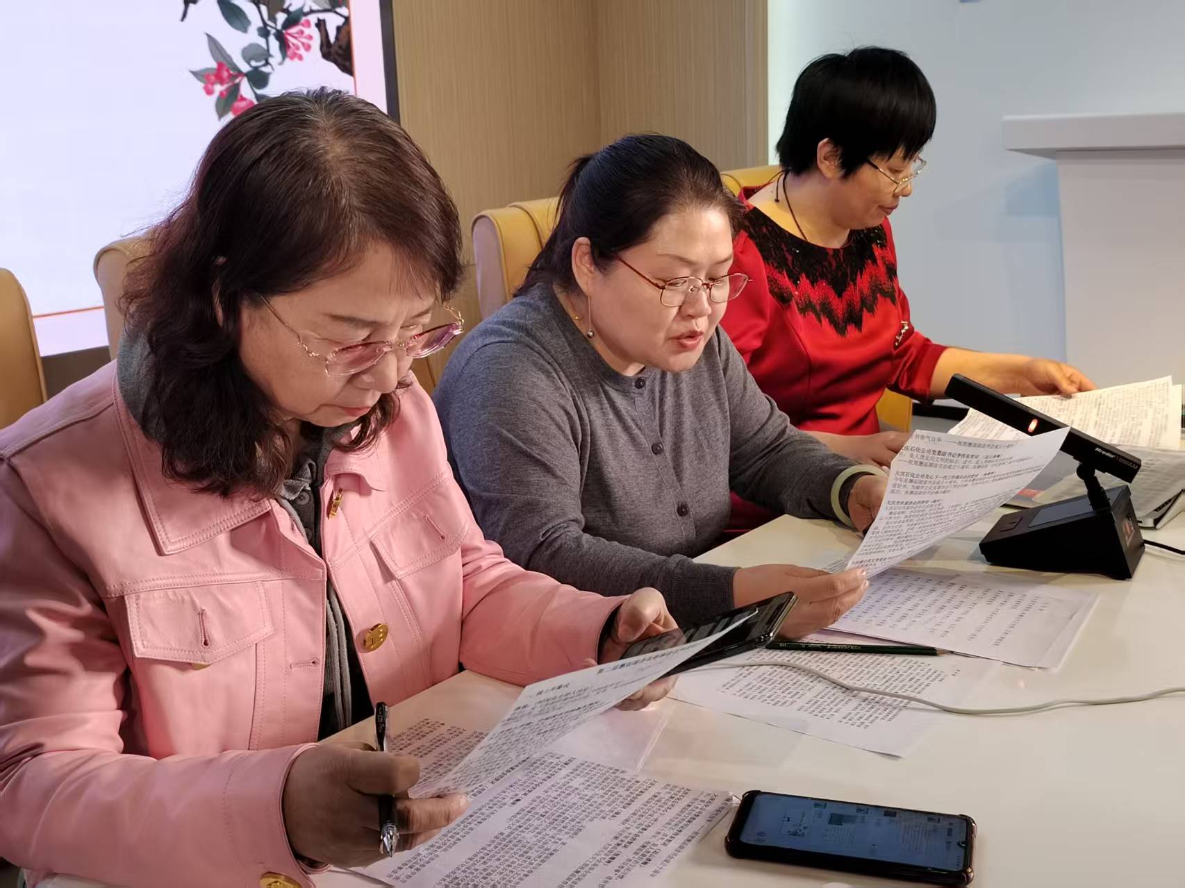 杏花盛世开 人随书香来  ——大庆市大众阅读促进会第二届邂逅湖“杏花春事”读书节开幕式纪实