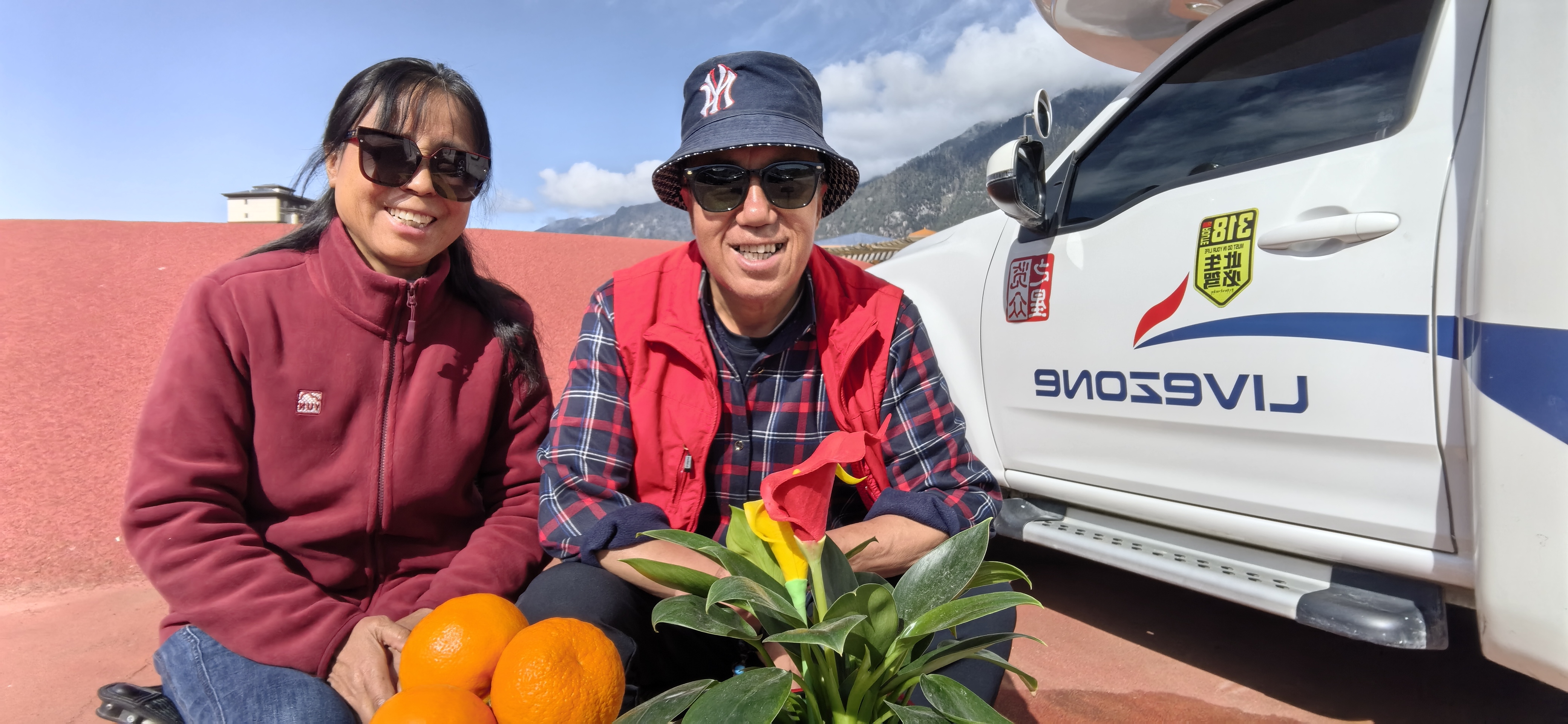 图为王一平在西藏灵芝直播