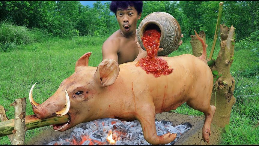 小伙真是胆肥，不仅敢狩猎偷猪崽，烤乳猪更是拿手一绝