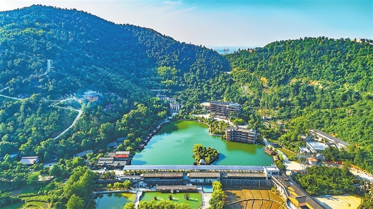 怪石岭生态公园让绿水青山变金山银山。江西日报全媒体记者 陈 璋摄