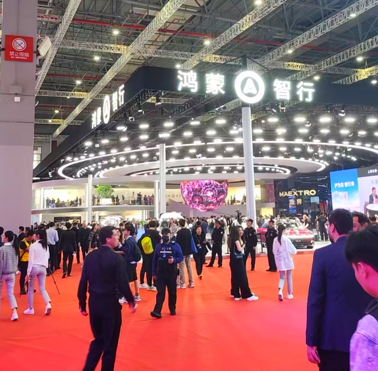 当智驾成标配,车企暗战升级:2025上海车展