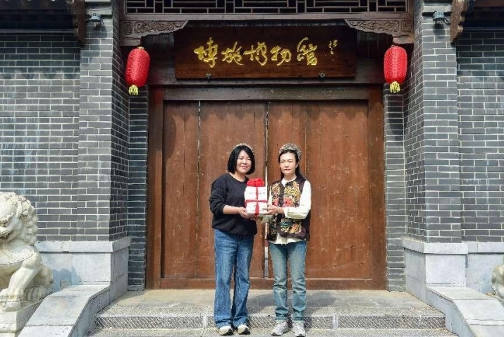 河北沧州：捐赠“老地图”