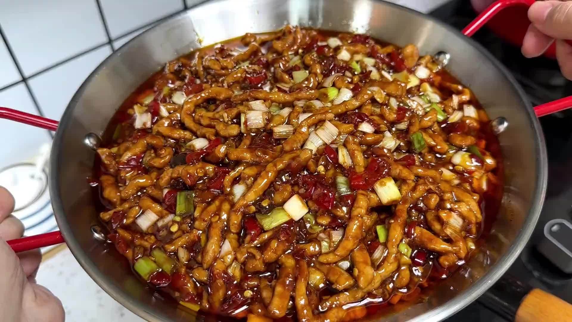 20秒教会你！只放大葱的重庆版鱼香肉丝，巨巨巨好吃