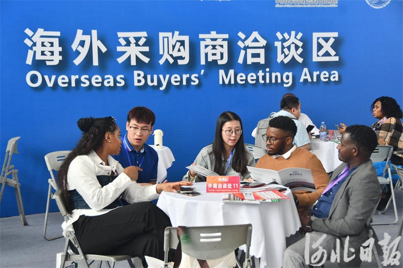 产业博览会上觅商机3.jpeg
