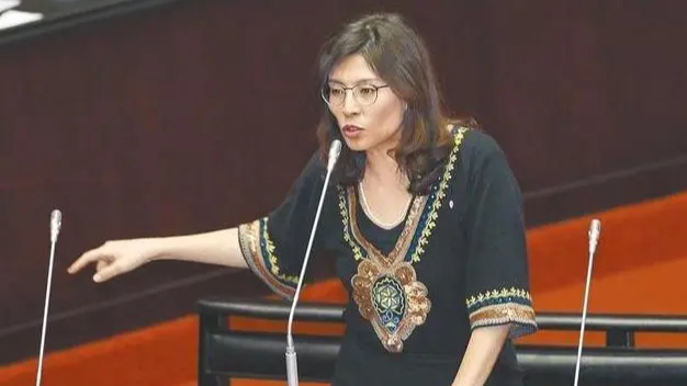 国民党不忍了绝地反击！郑丽文：罢免吴思瑶阻挡赖清德暴政