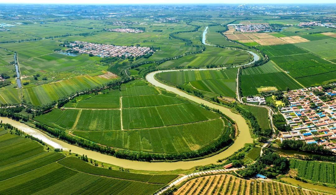 京杭大运河南运河在德城区拥有独特的“三弯抵一闸”景观。（记者 徐付彪 通讯员 邱杨）